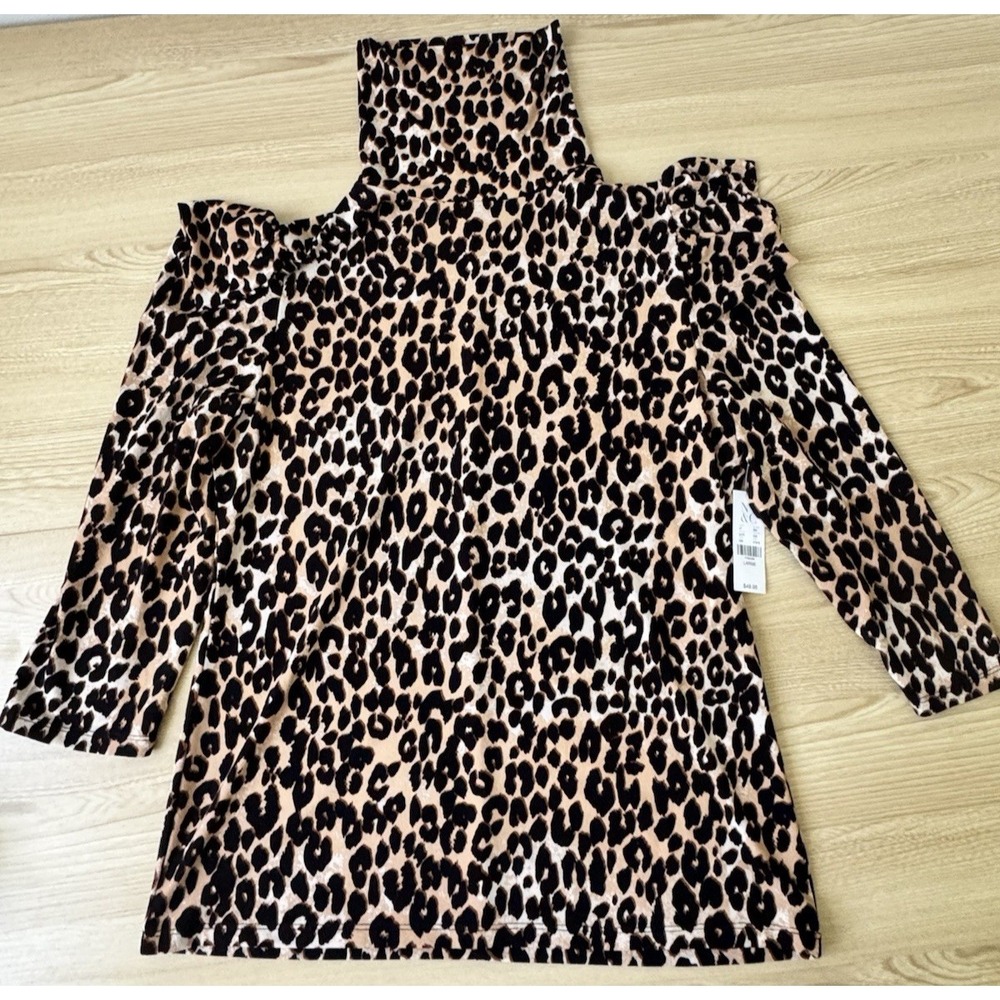Leopard Print Turtleneck Top Large NWT Stretch Knit 3/4 Sleeve